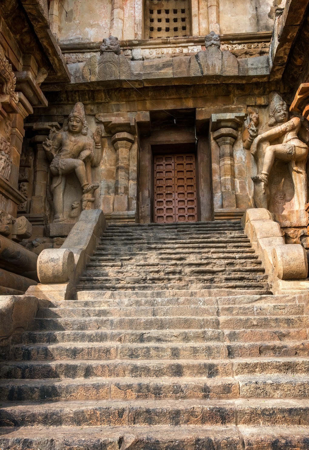 Gangaikondacholapuram Steps to main deity 1 கங்கைகொண்ட சோழபுரம்|அரியலூர்1